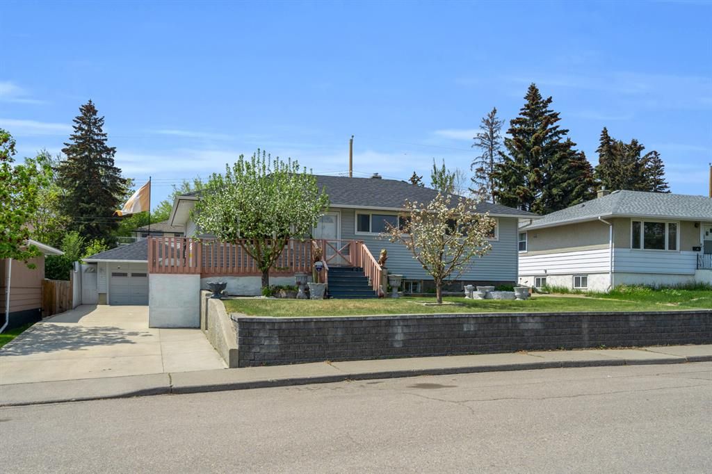New property listed in Thorncliffe, Calgary
